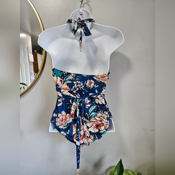 Modcloth one piece The Reese swimsuit - Picture 3 of 9